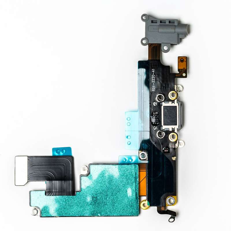 6 Plus Charging Port