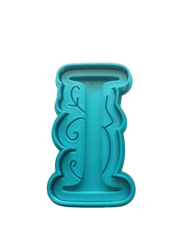 Hubbe Cookie Cutter - Gothic Letter I
