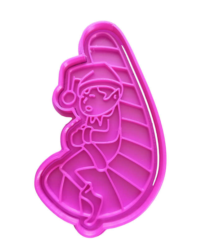 Hubbe Cookie Cutter - Elf On A Shelf With a Candy Cane