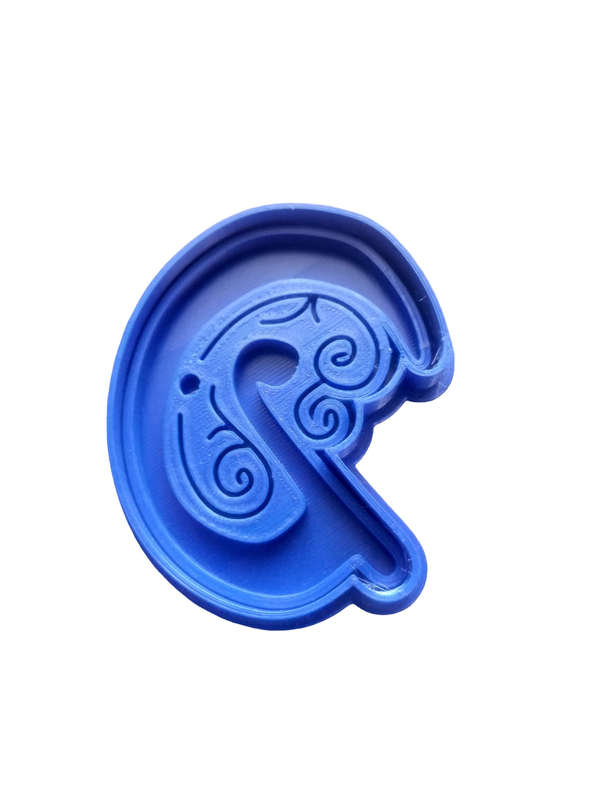 Hubbe Cookie Cutter - Gothic Letter C