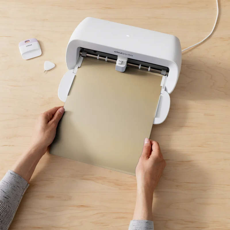 2010379 - Cricut Smart Vinyl Permanent Joy Xtra 24;1x91cm (Mat Champagne)