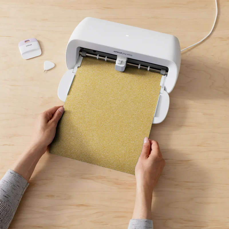 2010418 - Cricut Smart Iron-On Joy Xtra 24;1x48cm (Prismatic Glitter Gold)