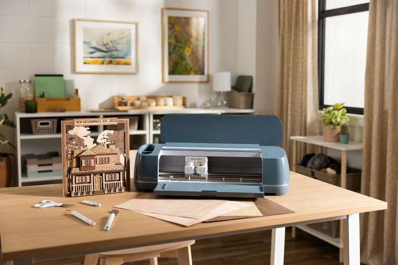 2011082; Cricut Maker 4