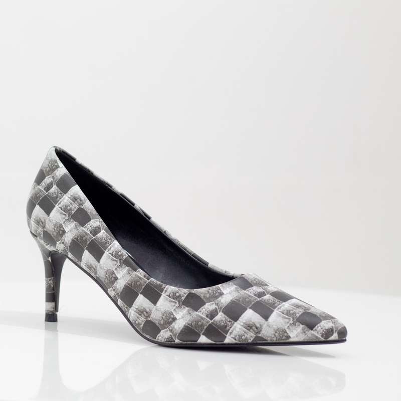 Banu 7cm heel multi colored pointy court black