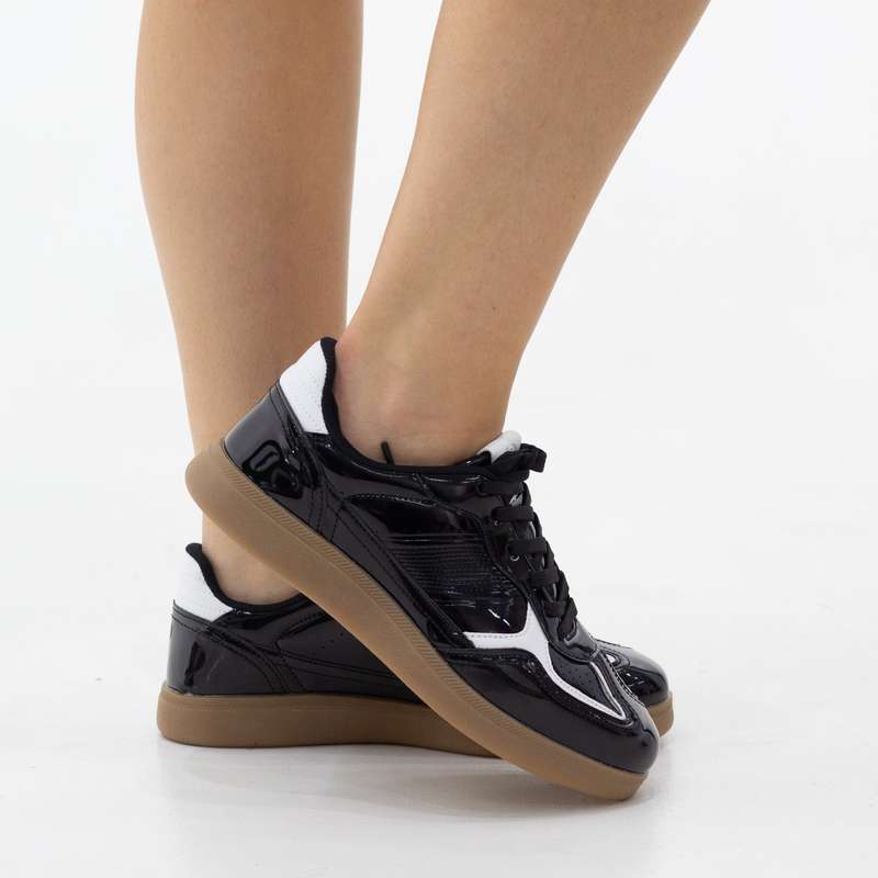 Gala low V2 lace-up casual sneaker