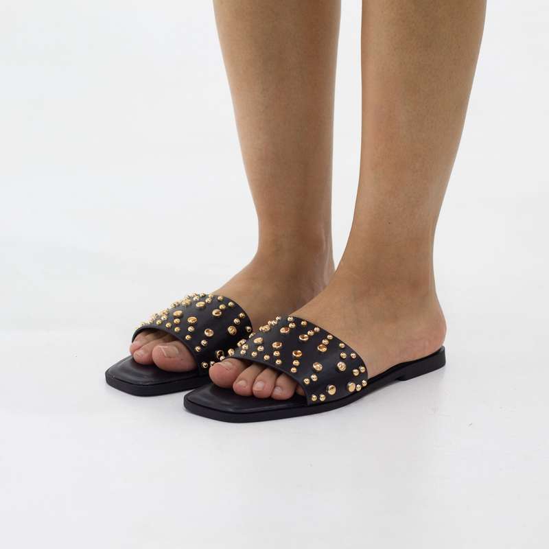 Stud one band studded slide on a flat unit