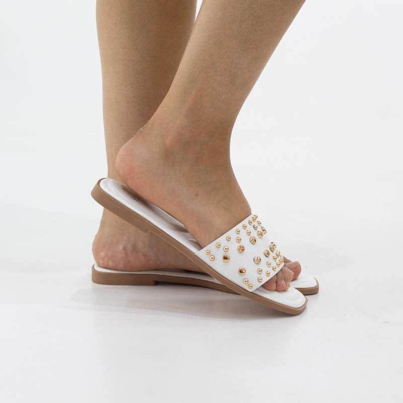 Stud one band studded slide on a flat unit