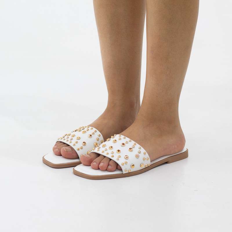 Stud one band studded slide on a flat unit
