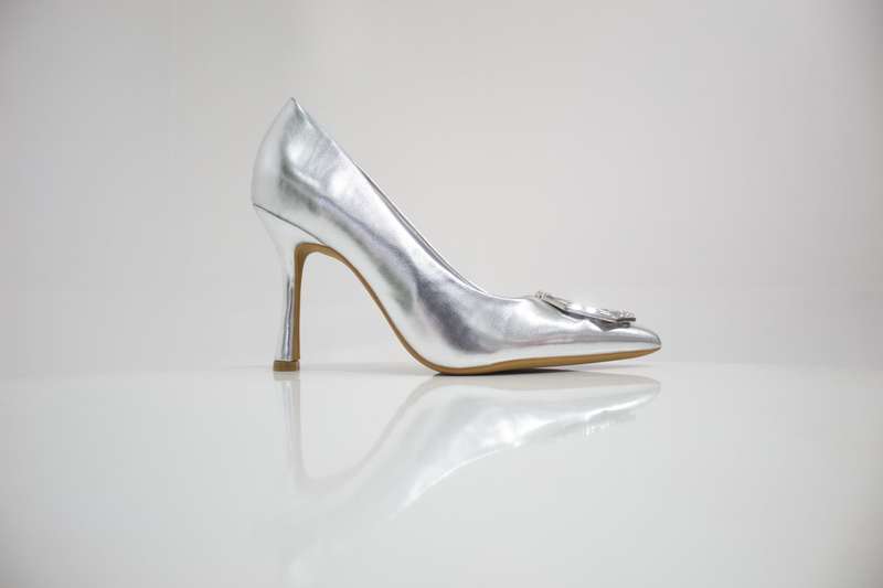 Valoria 9.5cm heel court with diamante trim silver