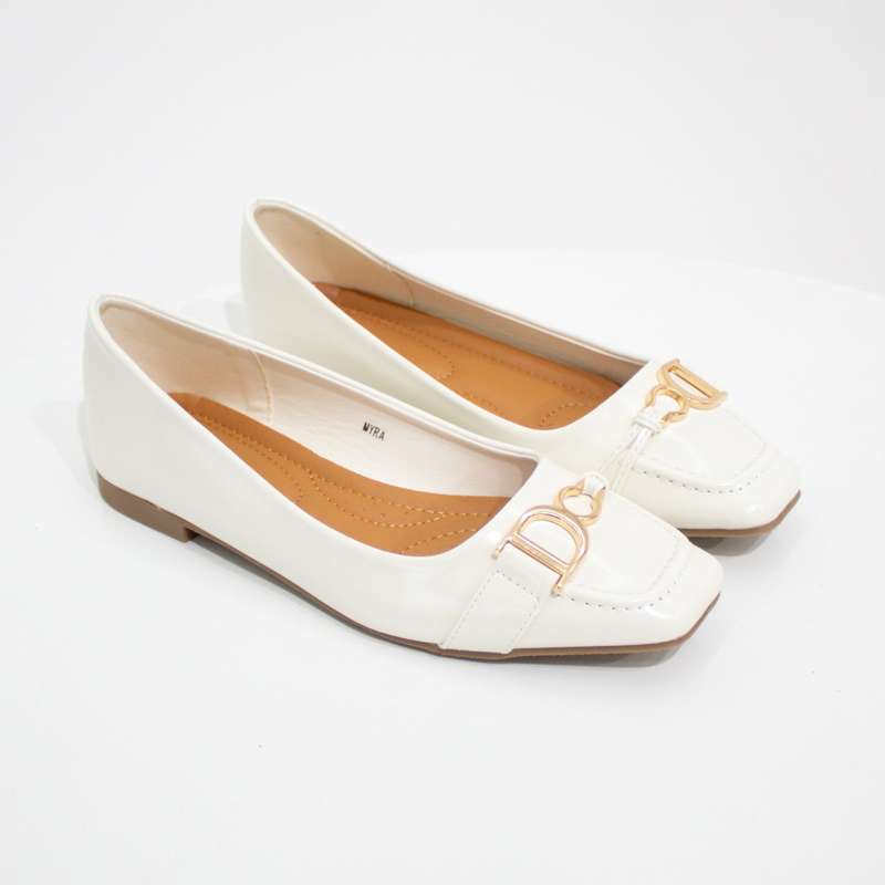 Myra gold DG trim faux leather pump shoe white