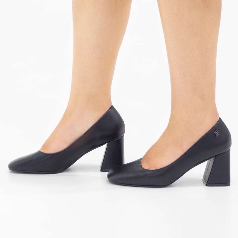 Lopa 7cm block heel PU court shoe black