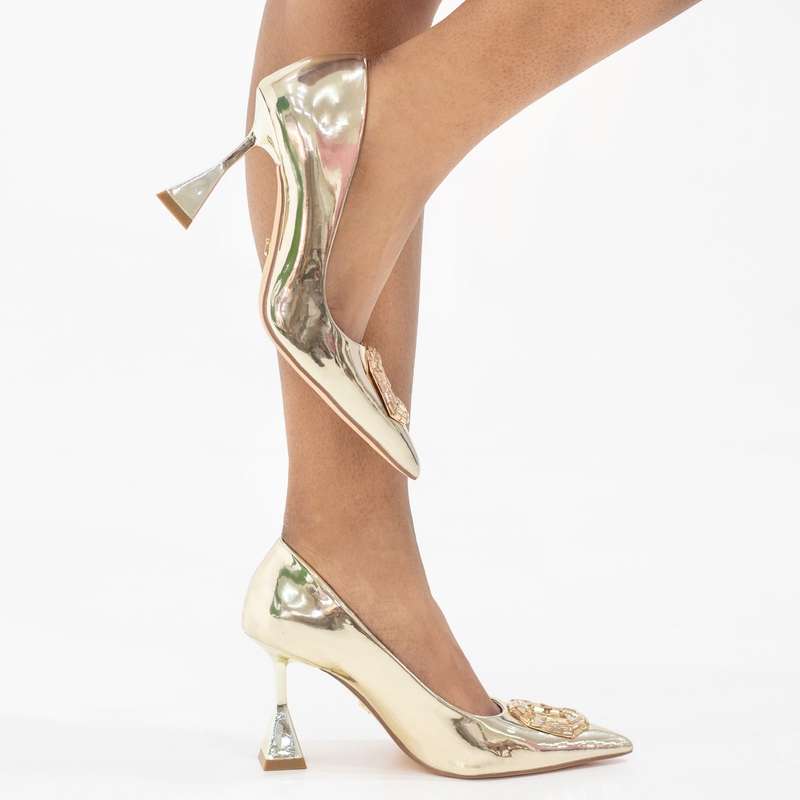 Sajna 9cm heel court with oct diamante trim gold