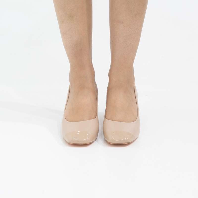 Delilah comfy 5cm heel pointy court shoe nude