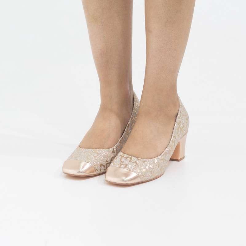 Delilah comfy 5cm heel pointy court shoe champagne