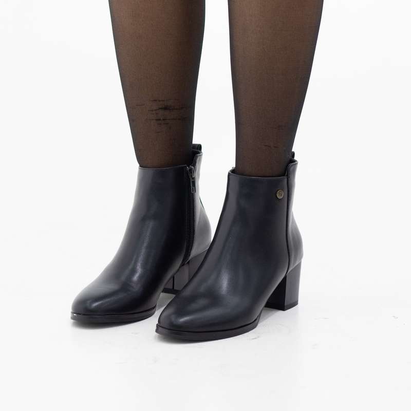 Jenner chelsea pu ankle boot on 5.5cm heel black