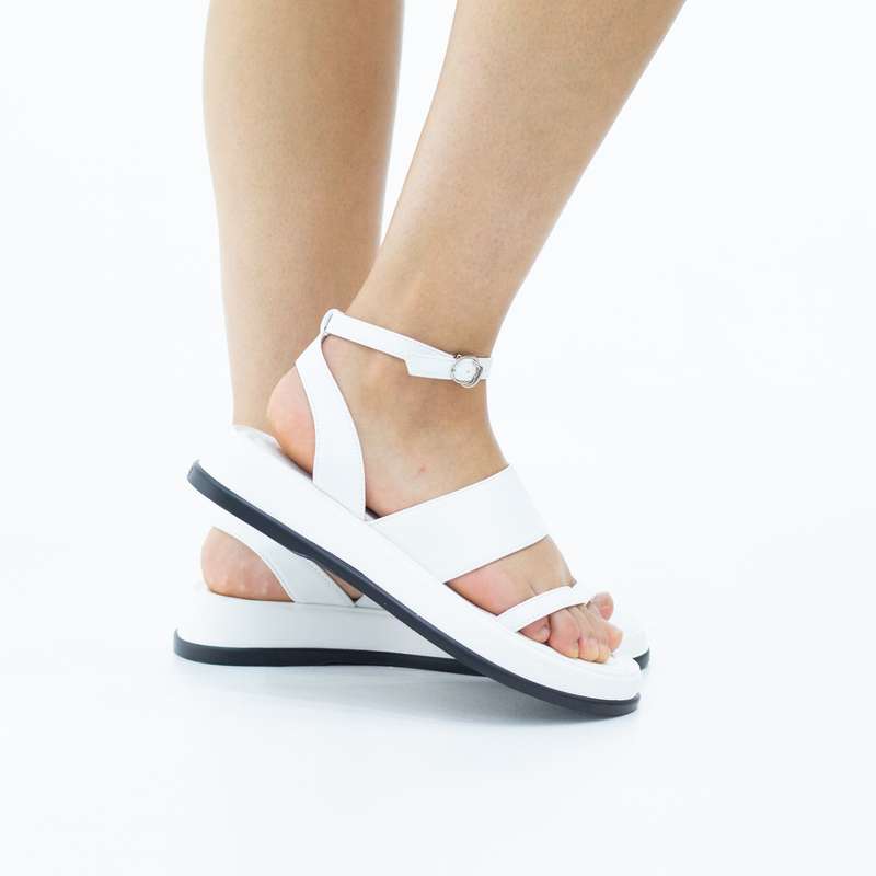 Camille one band thong strap on chuncky sole
