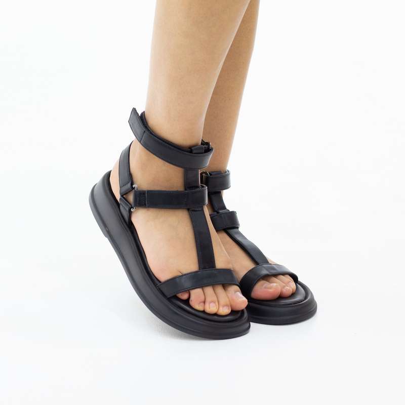 Lite velcro one band strap on chuncky sole