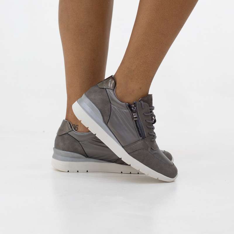 Kesia lace-up sneaker with side zip