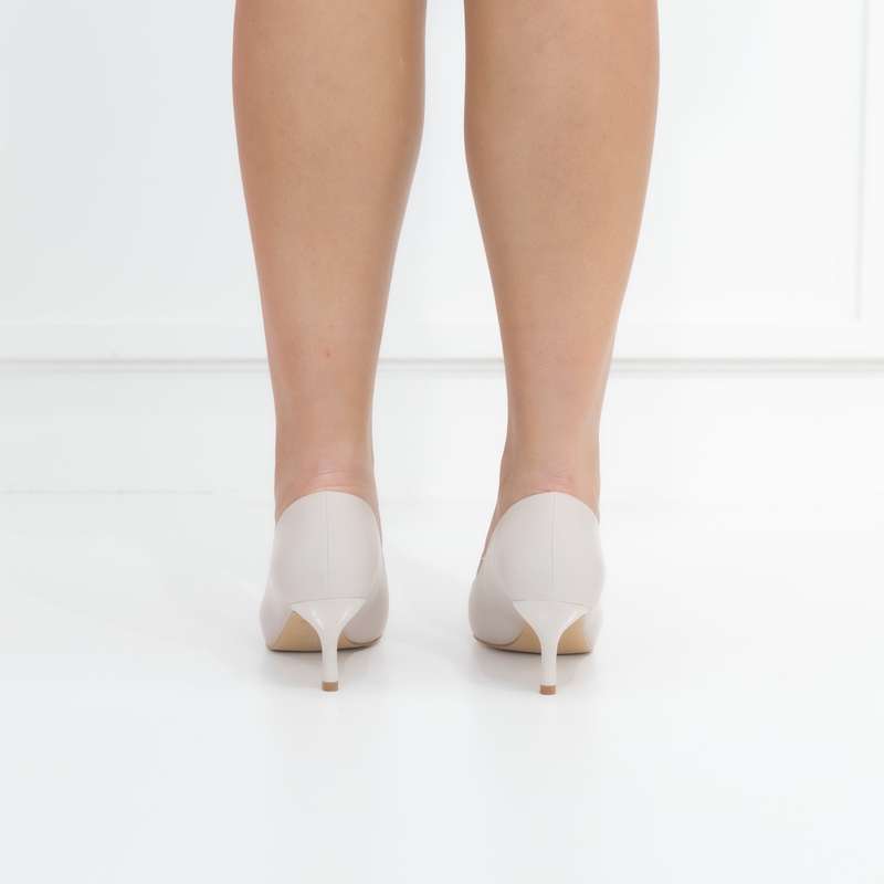 Sabiya mid heel court with triangle trim nude