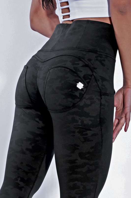 Shapewear High waist Spandex Butt lifting Jeggings - Black Camo - XS