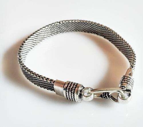 ***IN STOCK*** 22.1 GRAM SOLID 925 STERLING SILVER BRACELET HANDMADE IN MUSCAT, OMAN.
