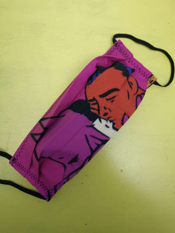 Kissing Flat Mask