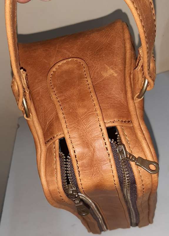 J boy toiletry bag - Toffee tan