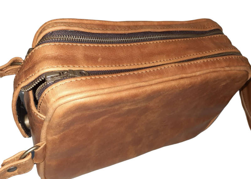 J boy toiletry bag