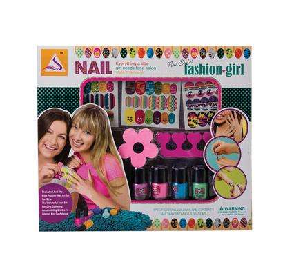 Fashion Girls Nail Polish Gift Set with Accessories, 30x25cm