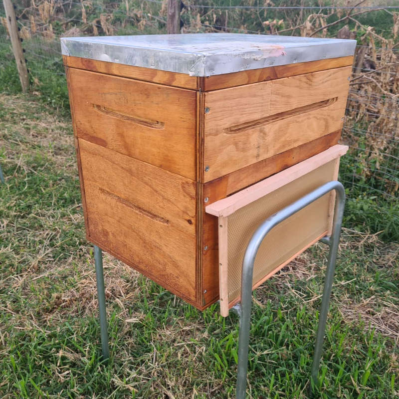 Hive Stand - galvanised tall