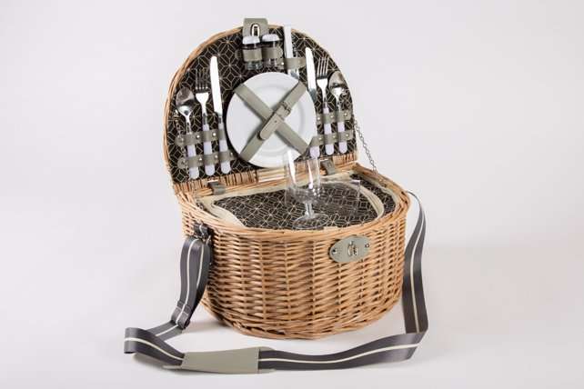 Yuppie Gift Baskets Moonlight Picnic Basket (2 Persons)