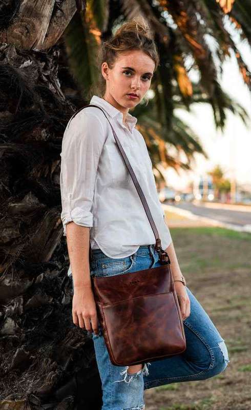 Zemp Boston Cross Body Bag | Chestnut