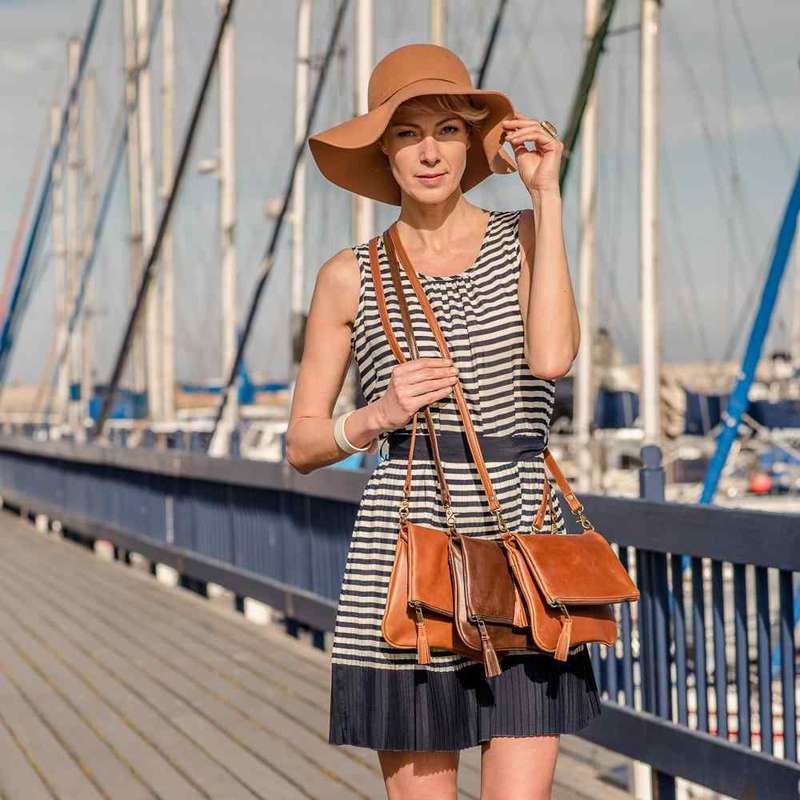 Zemp Kuala Lumpur Medium Cross Body Bag | Black