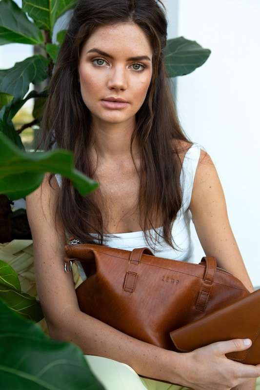 Zemp Molokai On-The-Go Handbag | Waxy Tan