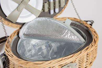 Yuppie Gift Baskets Safari Picnic Basket (4 Persons)