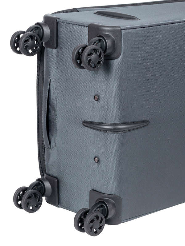 Voyager On The Go Medium 4 Wheel Trolley Case