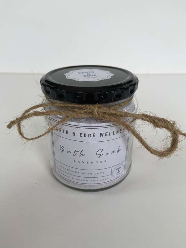 Earth & Edge Lavender Essential Oil Bath Soak