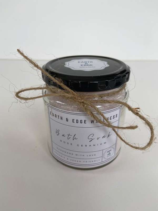 Earth & Edge Rose Geranium Essential Oil Bath Soak