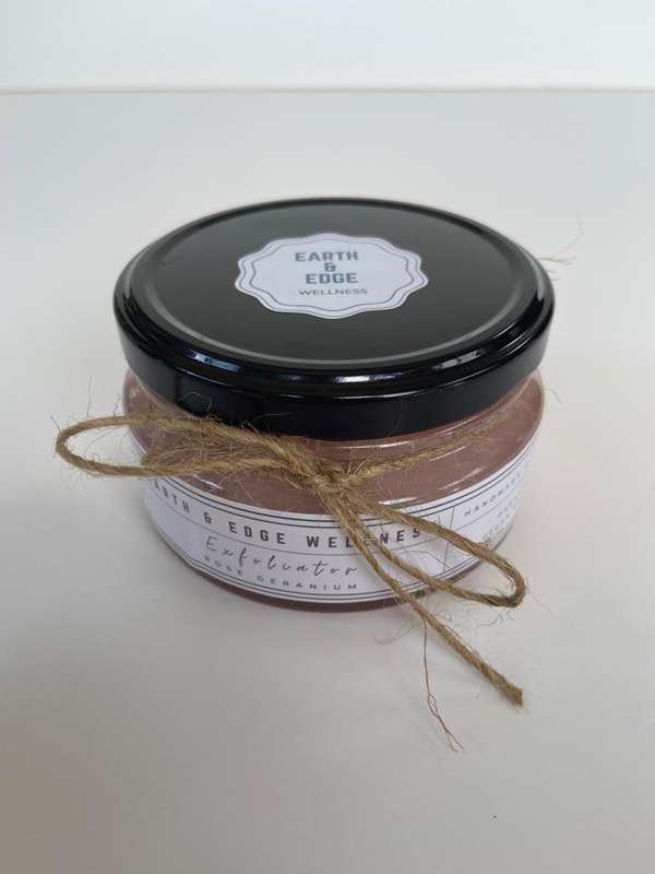 Earth & Edge Rose Geranium Essential Oil Exfoliating Body Scrub