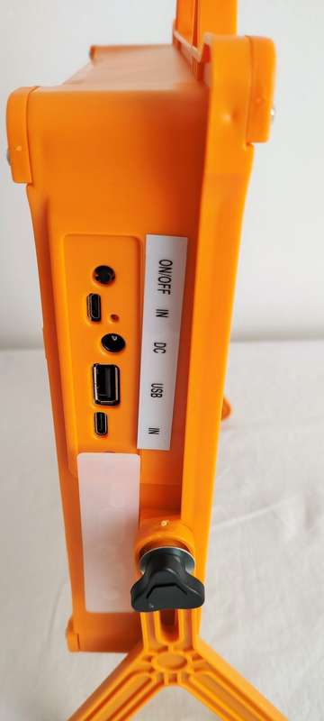 Lifespace Quality 100w Portable Solar Light with USB Port