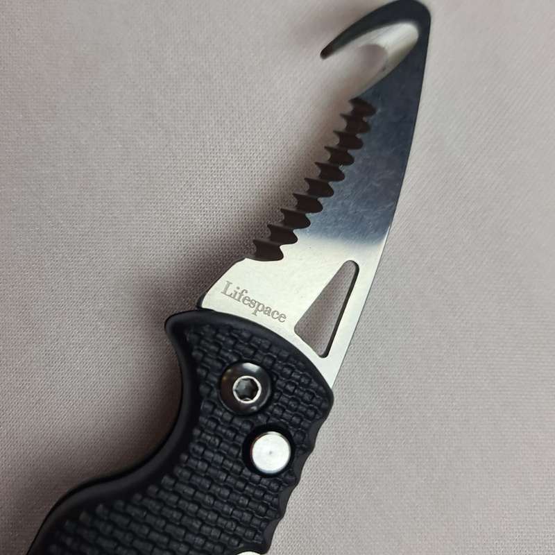 Lifespace Utility Keychain Knife / Seatbelt Cutter with Carabiner 1 pack