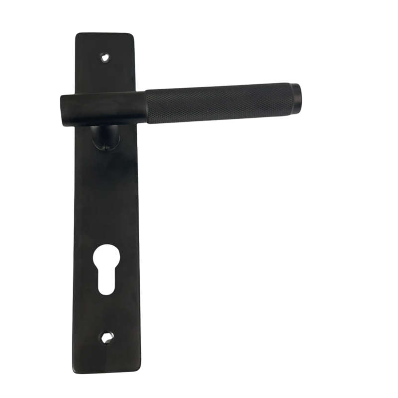 Knurled contemporary door handle on plate 85mm CTC
