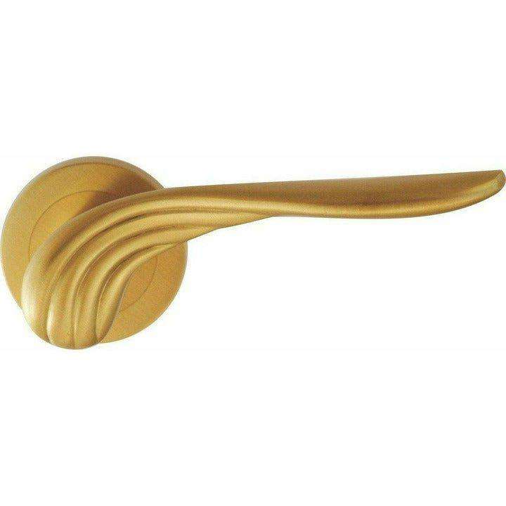 Curved "swan" lever handle on rose