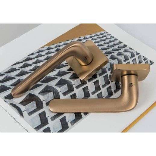 Exclusive Italian lever handle on square rose