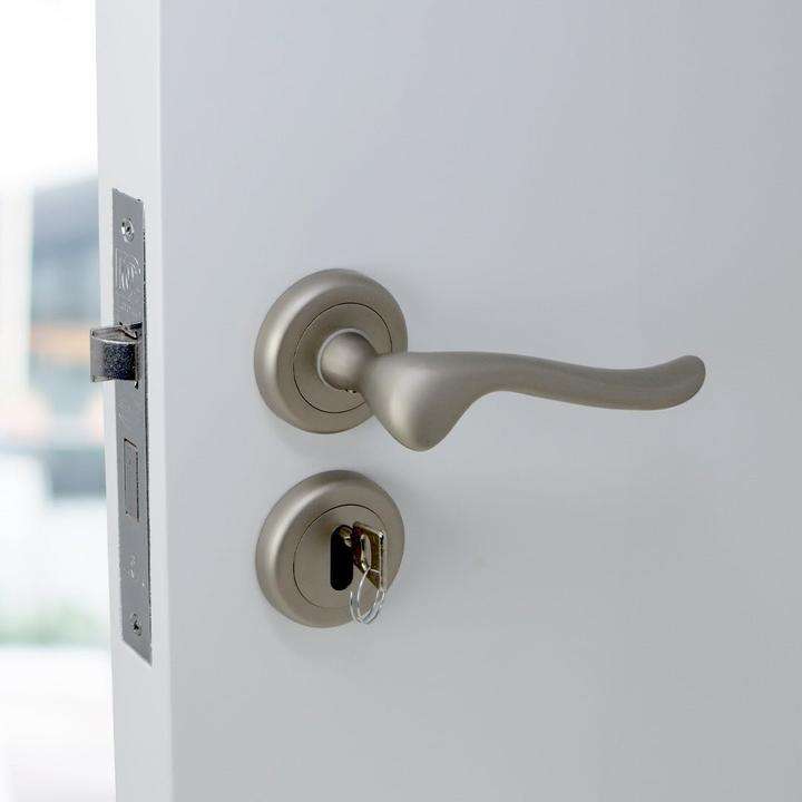 Matt Chrome Classic Door Handle on Rose with SABS approved 2 Lever Lock