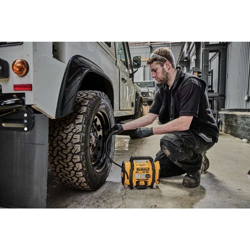 DEWALTTriple Source 18V Inflator| DCC018N-XJ