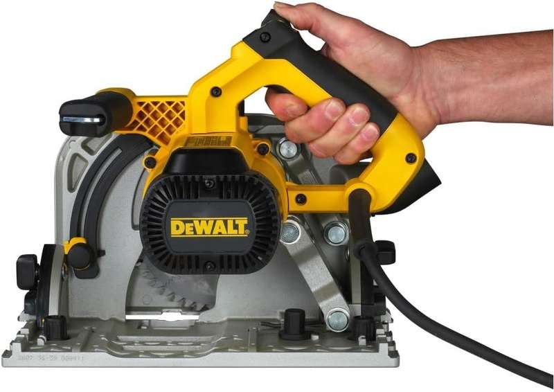 DEWALT Plunge Saw in T-STAK with 1.5m Track | DWS520KTR-QS
