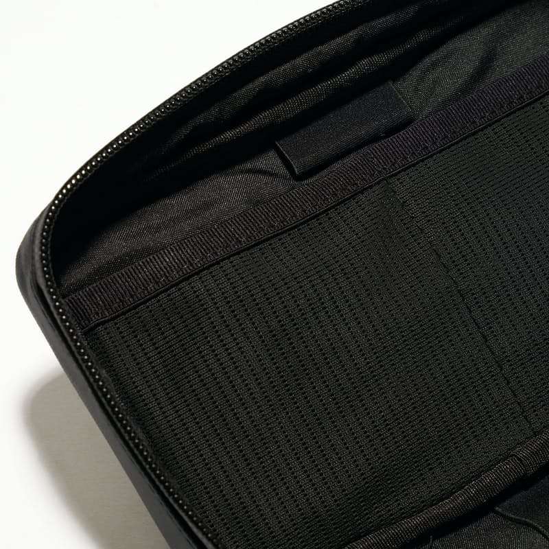 Premium MacBook Mate Travel & Cable Organiser Black