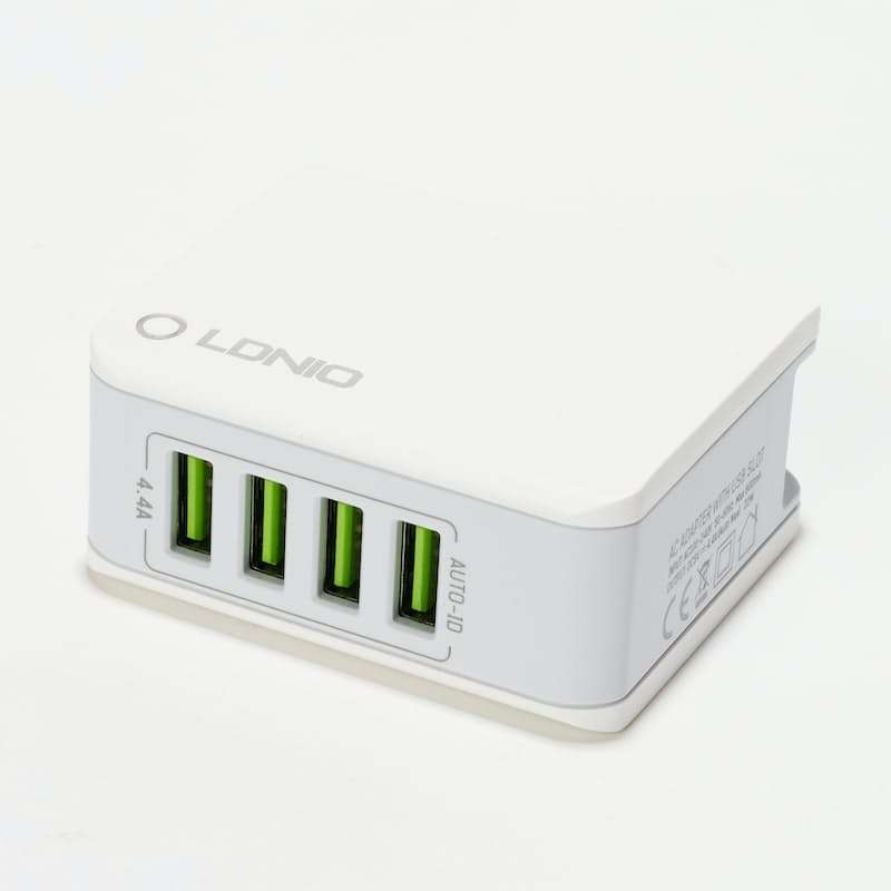 LDNIO 4-Port USB Auto-ID 4.4A Fast Charging Adapter & Lightning Charging Cable
