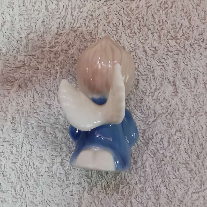 Angel Praying Miniature